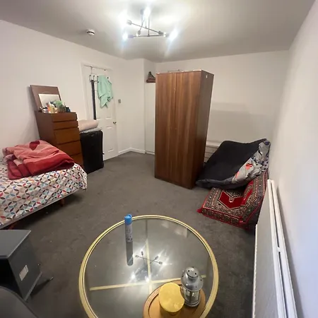 Cosy Studio In Hayes